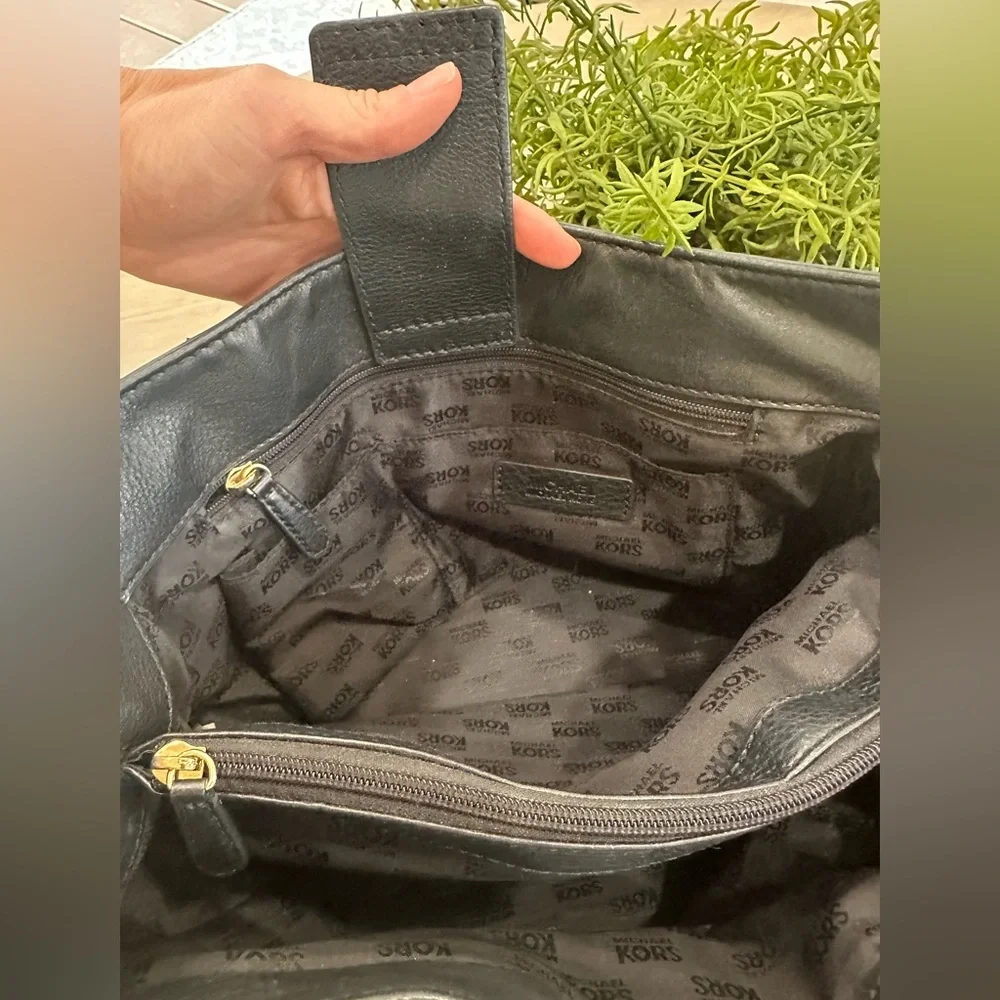 MICHAEL KORS Black Leather East/West Hamilton Tote